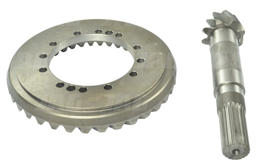 3764298M91 Wałek atakujący + zębatka Z8/36, MASSEY FERGUSON 3764298M91