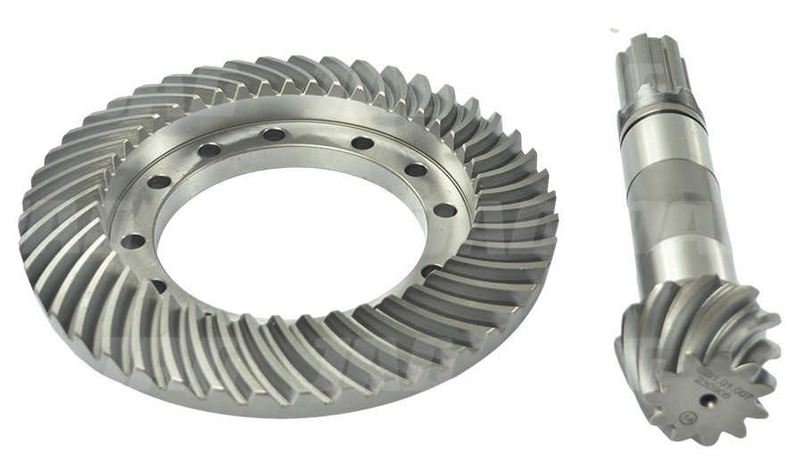 3427113M91 Wałek atakujący + zębatka Z11/45, MASSEY FERGUSON 3427113M91